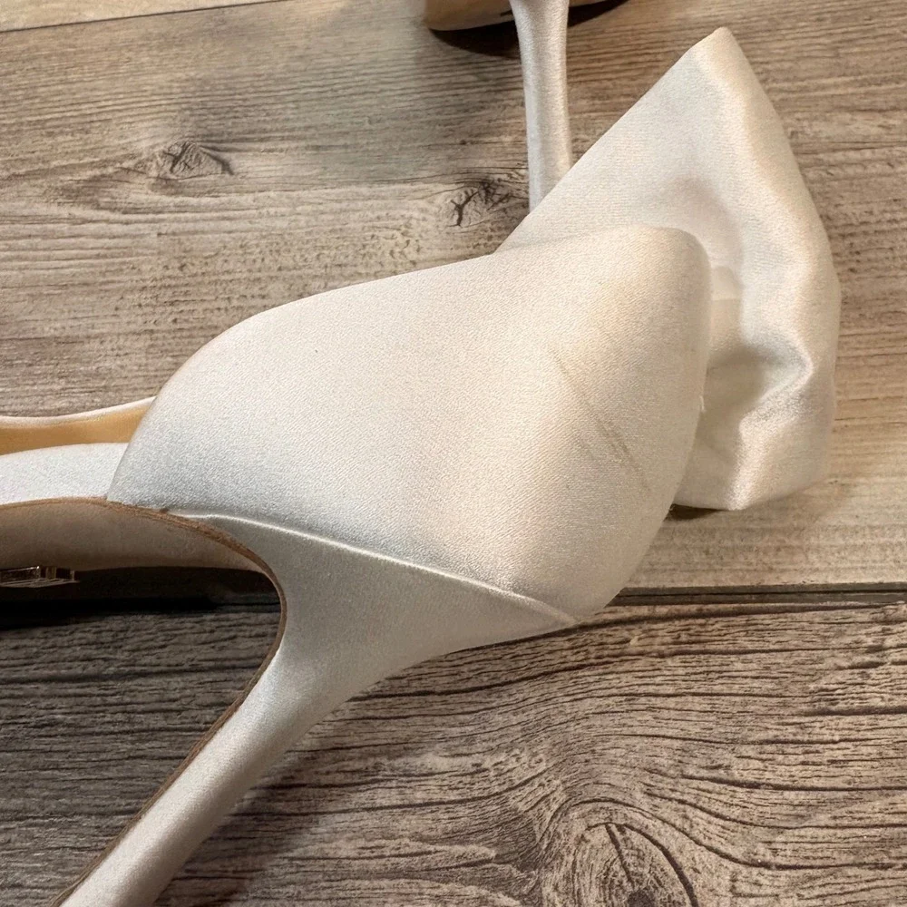 Anthropologie Badgley Mischka White Alejandro Pointed Toe Pumps Heel D'Orsay